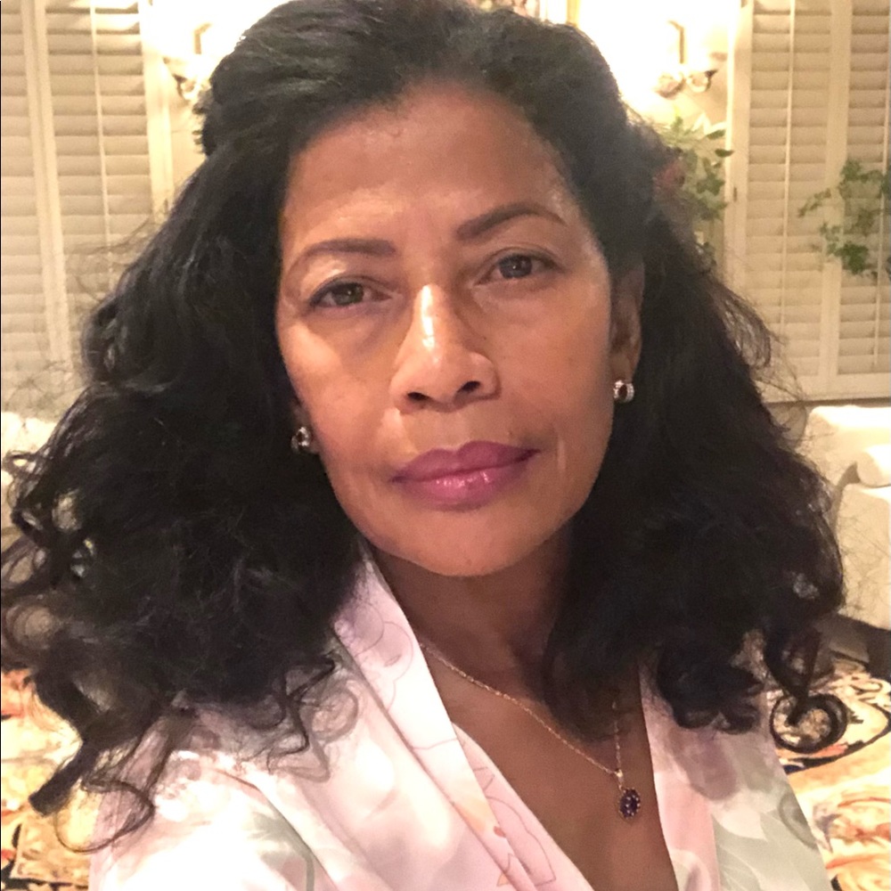 Meet your Posher, Ana e.